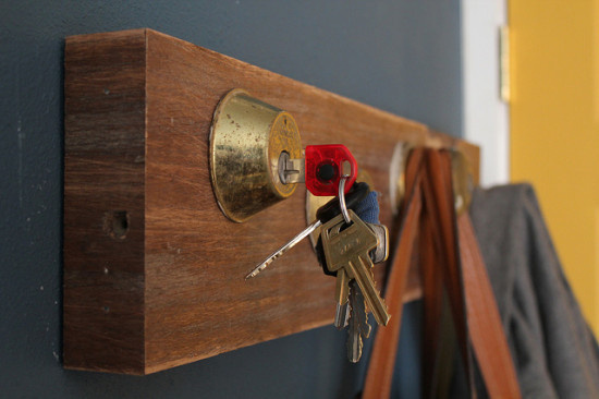 upcycled key rack #solution #wood #key #shelf #rack #organise