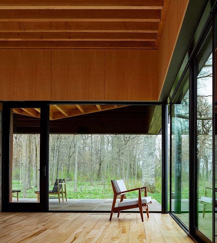 Michigan Lake House by Desai Chia Architecture