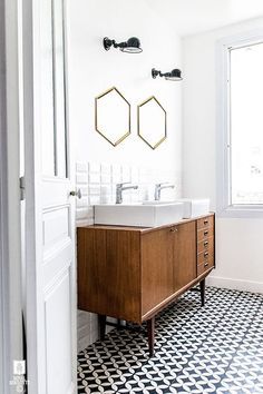 Trending: the vintage vanity.