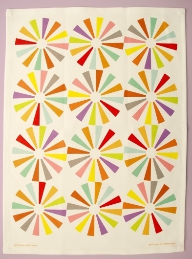 il_fullxfull.178183495.jpg 1000×1348 pixels #quilt #spinning #design #circles #rainbow