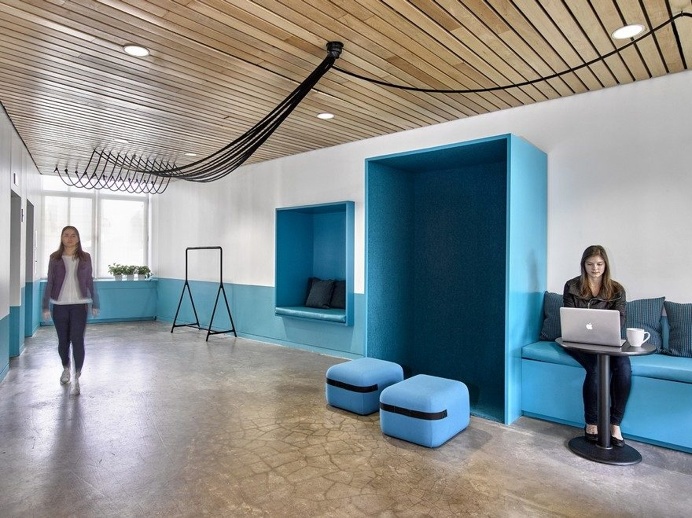 Fresh and Dynamic Workspace for Barrows Advertising in SoHo, New York City