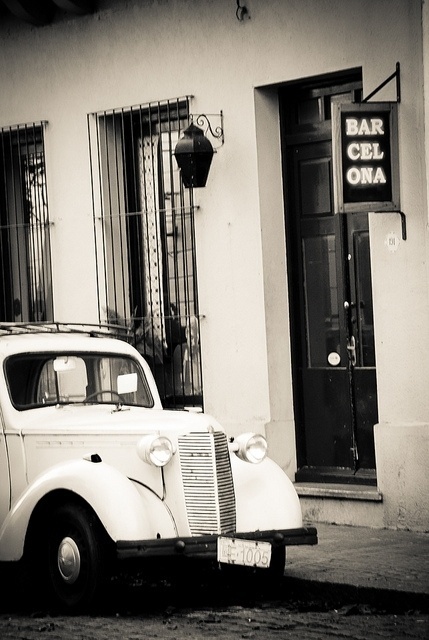 - - | Flickr: Intercambio de fotos #bw #car #antique #typo