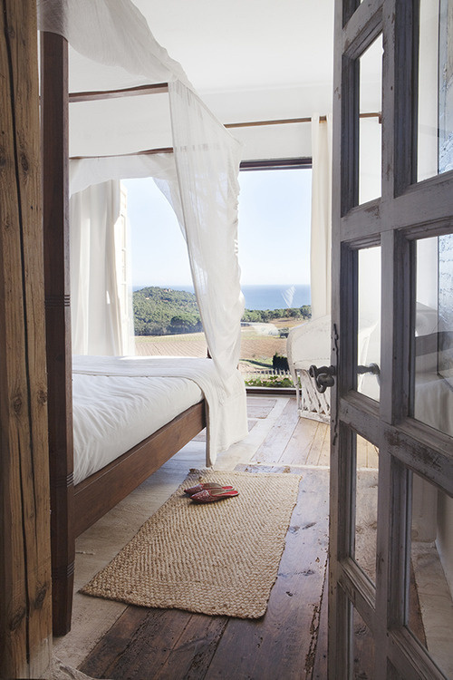 CJWHO ™ (Atelier In Costa Brava Photo: Ruben Ortiz |...) #white #room #design #bedroom #interiors #wood #architecture #bed #luxury