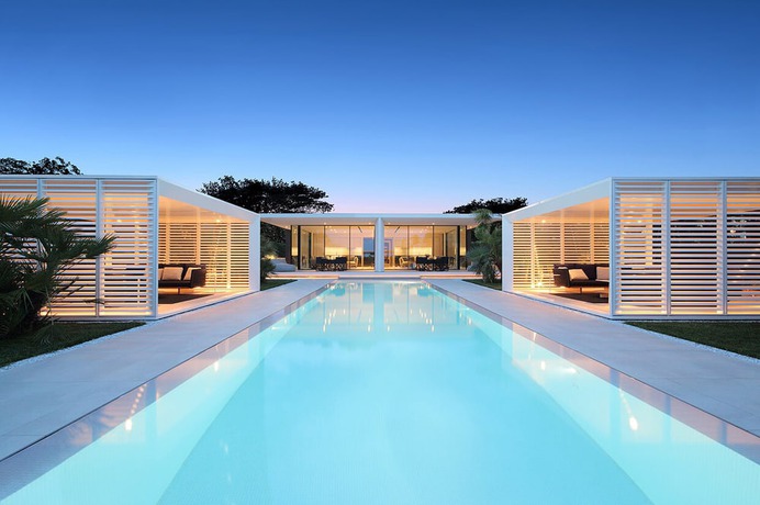Jesolo Lido Beach Villa by JM Architecture