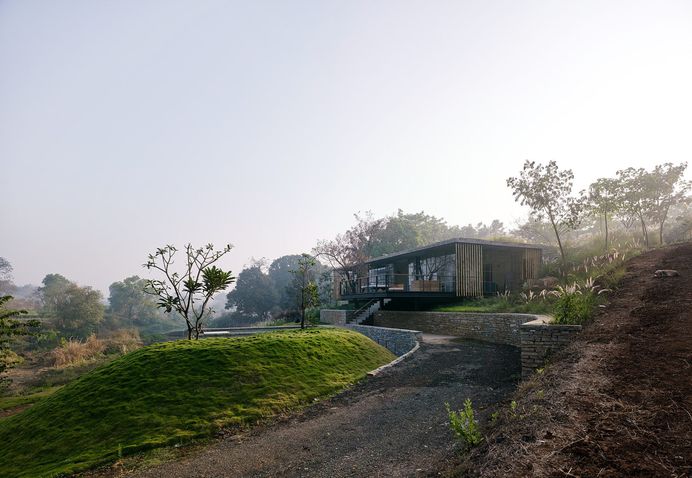 The Riparian House by Architecture BRIO