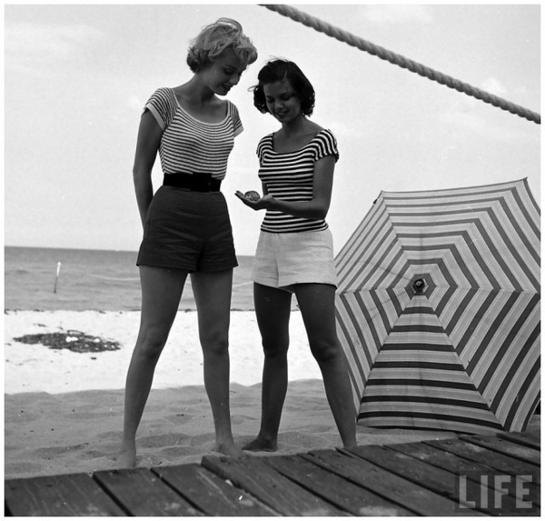 Photographer Nina Leen #inspiration #white #black #photography #and