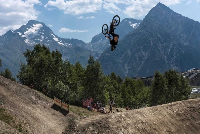 Breathtaking Extreme Sports Photography by Jarno Schurgers