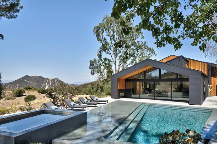 Saddle Peak Residence by AUX Architecture