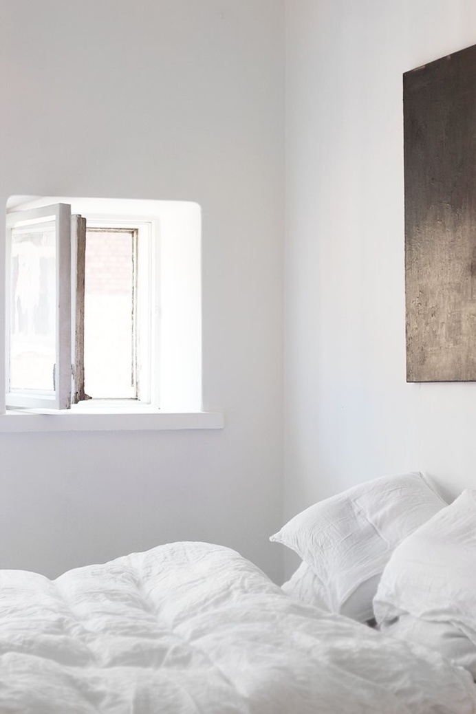 White bedroom. #minimal #bedroom