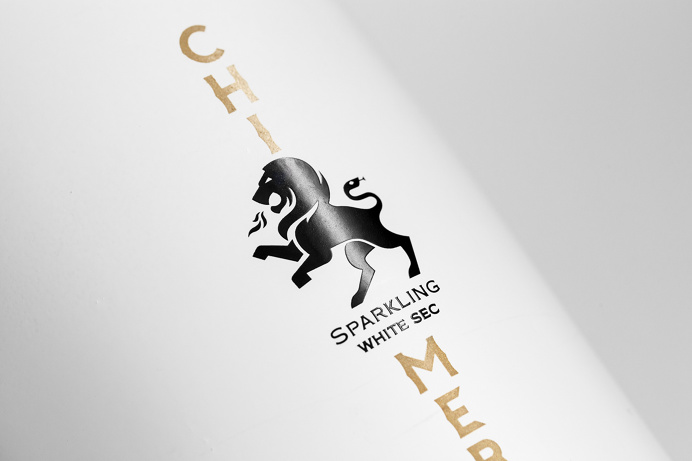 Chimera Sparkling Wine by Kommigraphics #packaging #design #silkscreen #minimal #champagne #cork