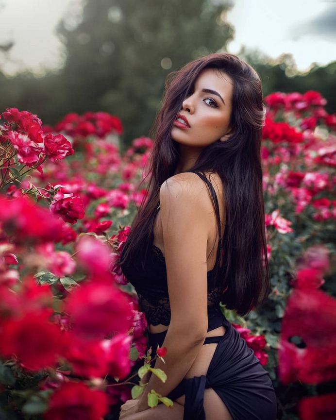 Gorgeous Female Portrait Photography by Luis Glz Uli