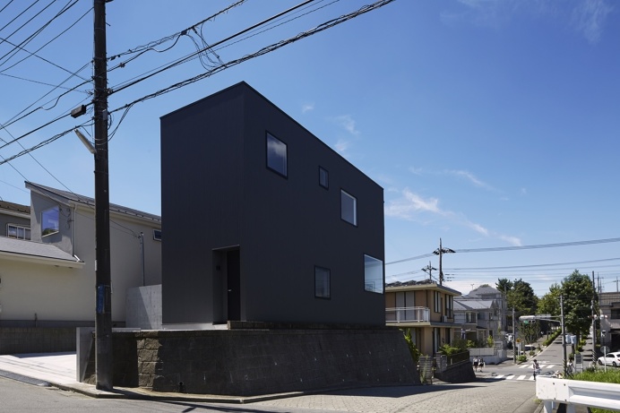 Black Box House by Takatina