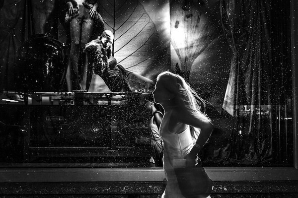 Glowing Silhouettes of Strangers in Chicago My Modern Metropolis #white #black #and