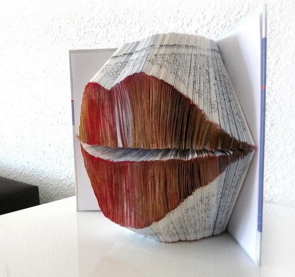 20 Cool Book Sculptures for Inspiration #sculptures #book #art