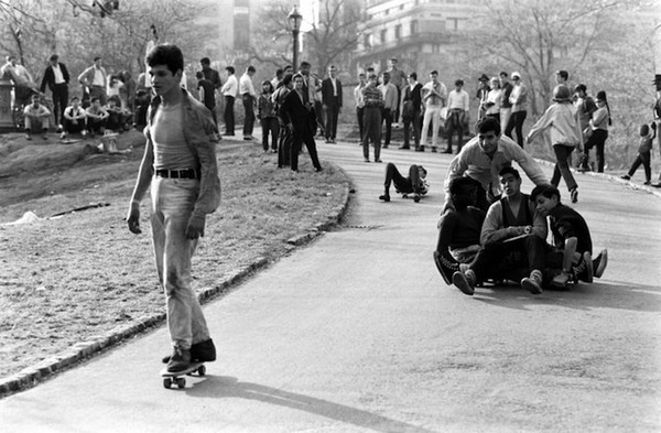 billeppridgeskateboardinginnyc_08.jpeg #b&w #oldschool #skateboard #1960s #york #nyc #new