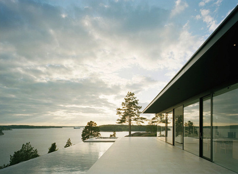 Дом в Стокгольме #interior #sun #sunrays #design #architecture #lake #sunset #view