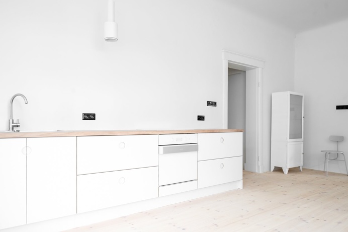 Kitchen. House from the 20's by Jacek Kolasiński. Photo by Karolina Bąk. #jacekkolasinski #interiordesign #kitchen