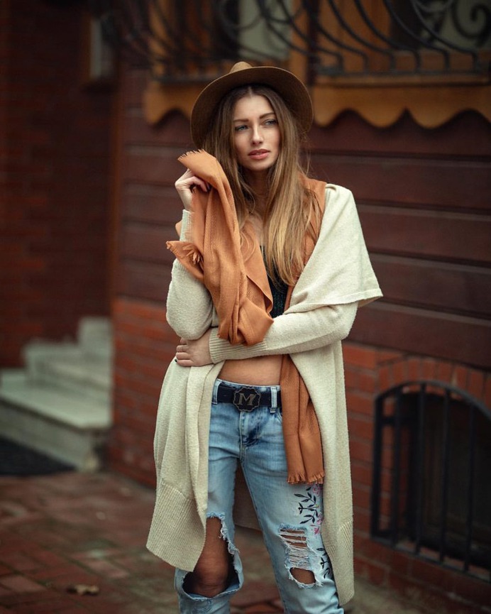 Gorgeous Beauty and Street Style Photography by Mutlu Anas