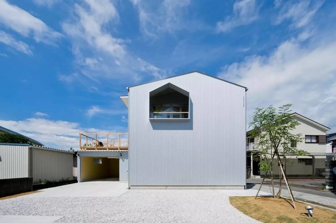 Nakamama Base by Kiriko Design Office