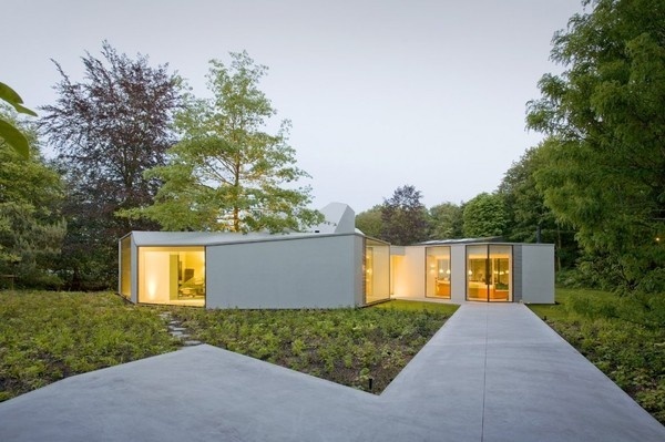 http://blog.leibal.com/interiors/residential/villa-40/ #house #home #glass #architecture #minimalist