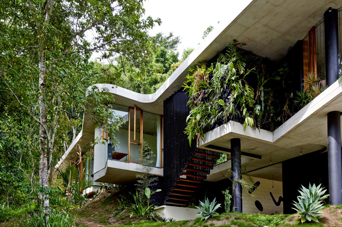 Suspended stairs Planchonella House,© Sean Fennessy #stair