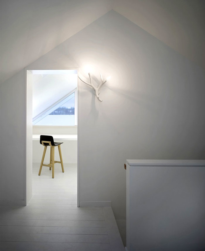 Contemporary Read on Traditional Barn House - InteriorZine