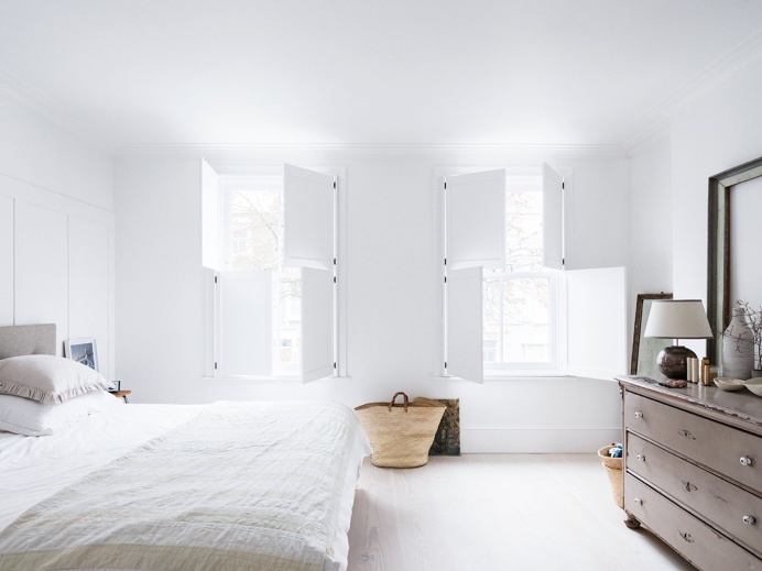 Bedroom with white shutters. In the 'Fulham House' by Daniel Lee. Photo by Rory Gardiner. #daniellee #rorygardiner #bedroom