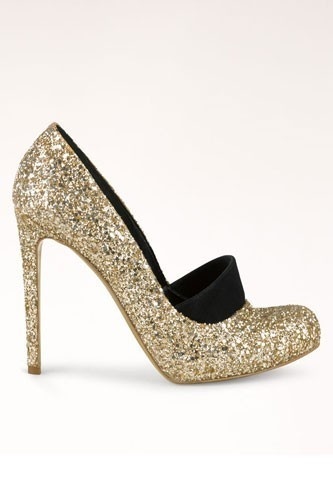 Vegan shoes that don't lose their edge #glitter #shoe #golden #gold #fashion
