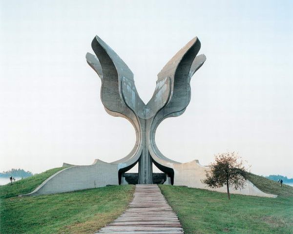 yugoslav monument #concrete #monument #yugoslavia