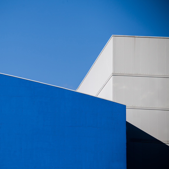 minimal blue orange red photography architect architecture geometric beauty beautiful composition landscape mindsparkle mag