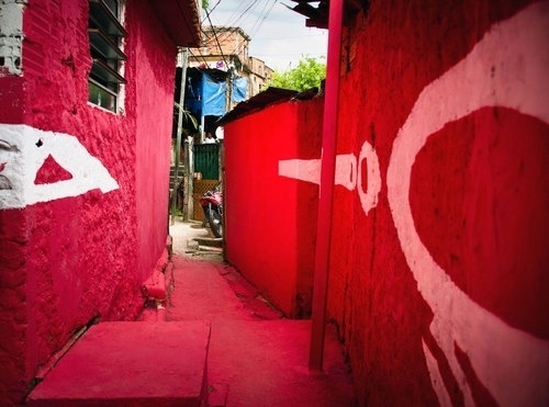 Boa Mistura — Luz nas vielas — Europaconcorsi #urban #architecture #art