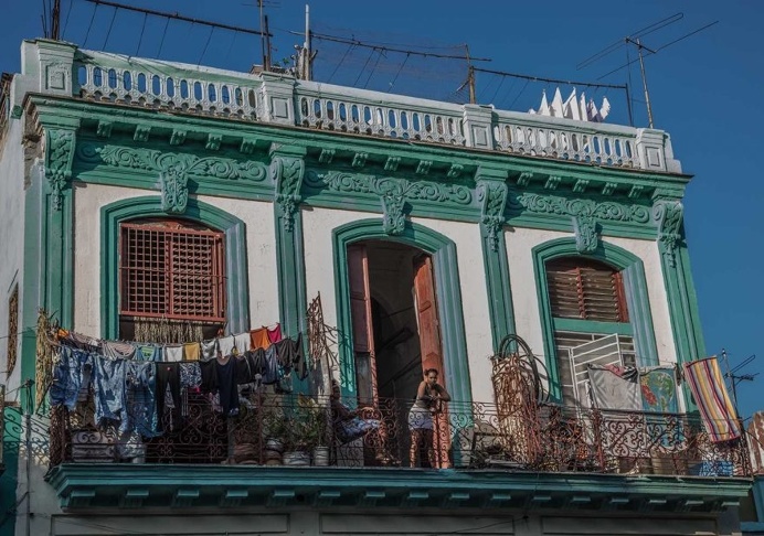 Paula Villa Captures The Beautiful Balconies of Havana, Cuba