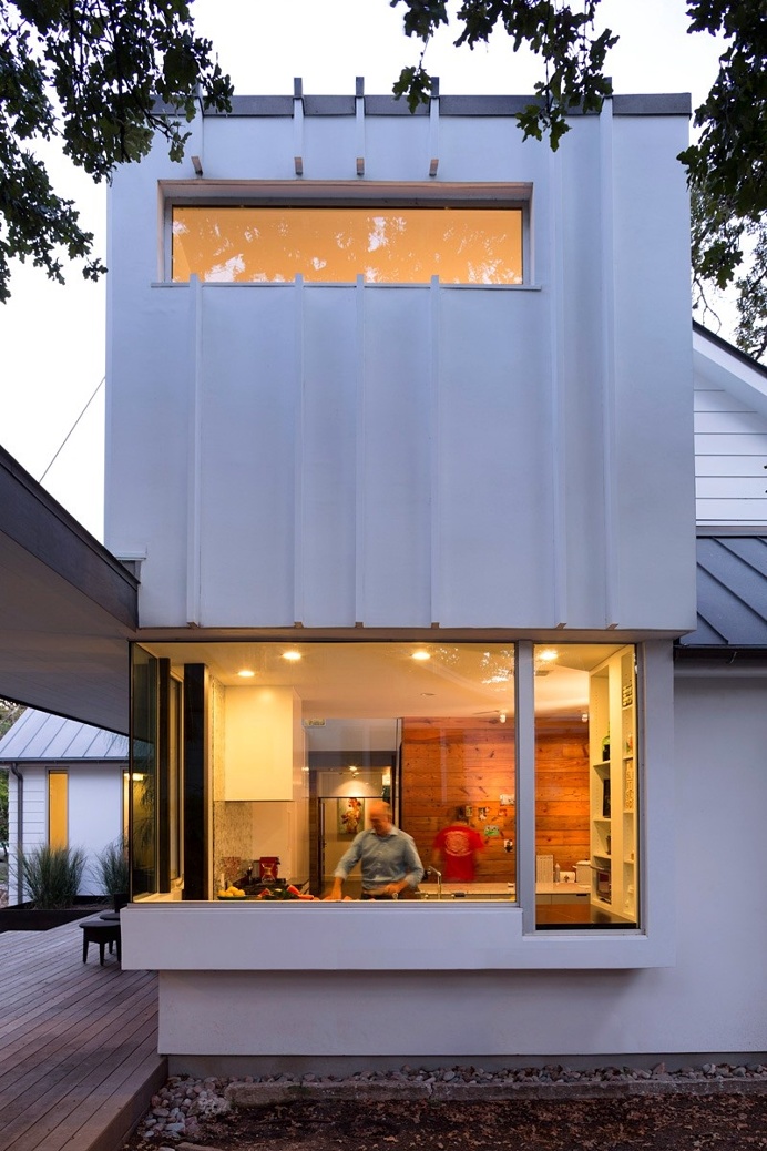 Palma Plaza House – An historic 1935 Greek Revival Cottage
