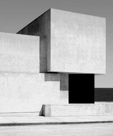 bakmaya değer. #architecture #black and white