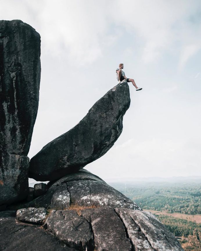 Creative and Minimalist Adventure Photography by Antoine Janssens