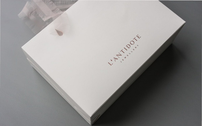 L'Antidote jewelry branding - Mindsparkle Mag Mikina Dimunova created a sleek and elegant branding for "L'ANTIDOTE JEWELLERY" based in Prague. #packaging #identity #branding #design #color #photography #graphic #design #gallery #blog #project #mindsparkle #mag #beautiful #portfolio #designer