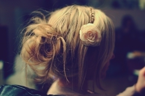 Meet me at 9 on we heart it / visual bookmark #7992552