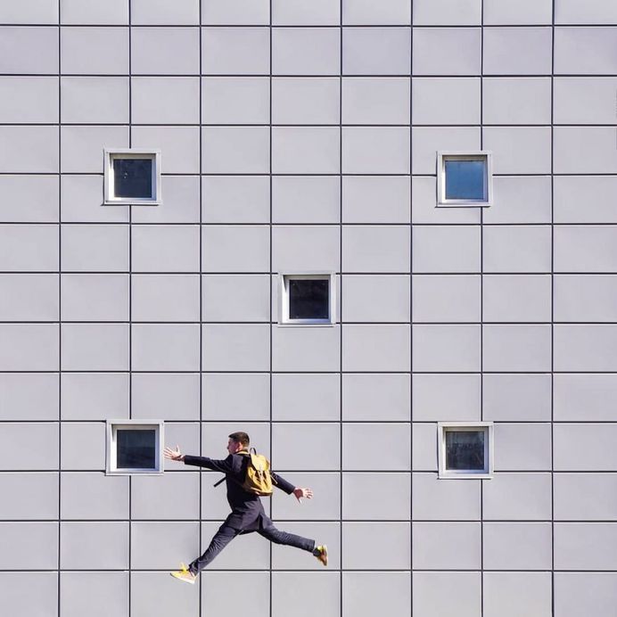 #minimal_perfection: Minimalist and Colorful Street Photography by Ilya Voroshilov