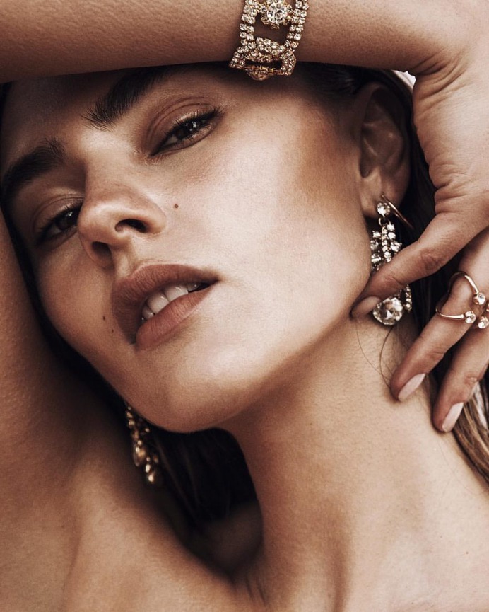 Elegant Fashion and Beauty Photography by Lina Tesch