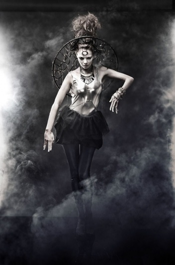 VALP / GRAPHIC ILLUSIONIST #fog #woman #valp #smoke