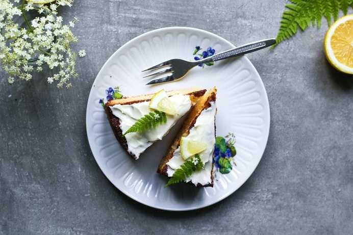 Kuchen: Zitronenkuchen mit Holundercreme