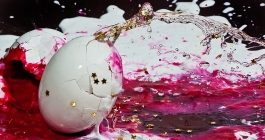 Eye-Popping Photos Capture Splattered Eggs Frozen in Time | Co.Design #glitter #smash #eggs #photography #cracked #neon