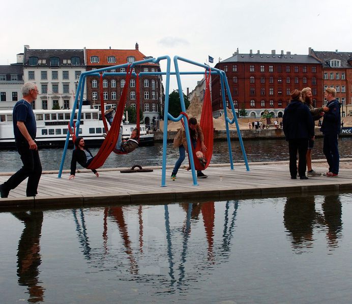 jair-strashnow-gitte-nygaard-off-ground-designboom02