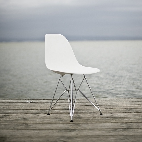 http://rchamizo.tumblr.com/post/15730948617 #furniture #eames