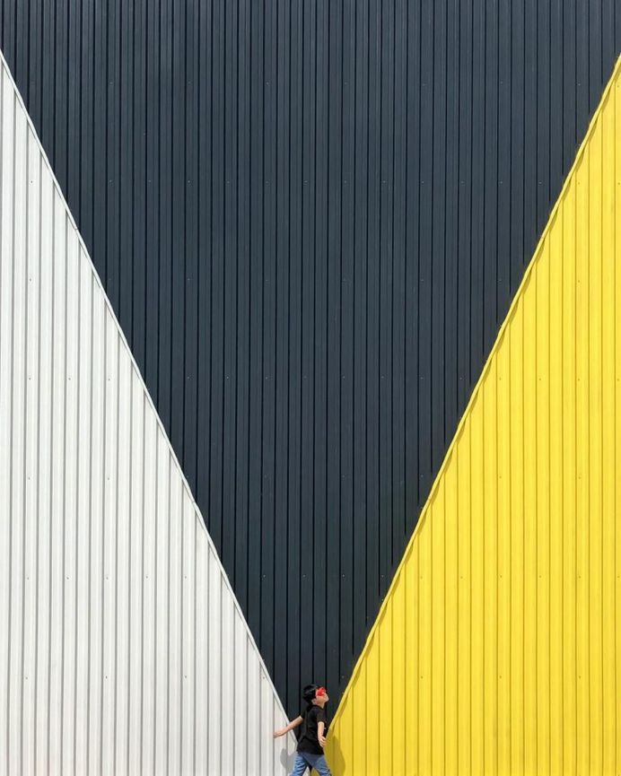 Ahady Rezan Creates Stunning Minimalist and Abstract Compositions With His iPhone