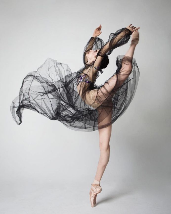 Breathtaking Portraits Reveal The Haunting Beauty of Ballet