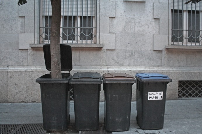 Regeneració - OOSS #tree #art #street #garbage #ooss