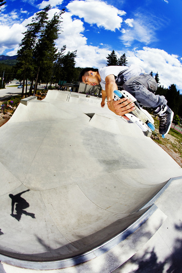 Cross Grab Liu Kang Air #blading #chris #rollerblading #wedman