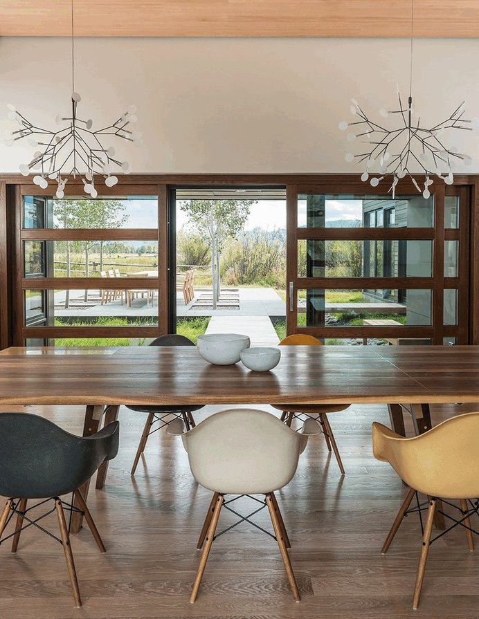 Contemporary Mountain Home in Wyoming Offering Comfort and Seclusion 4