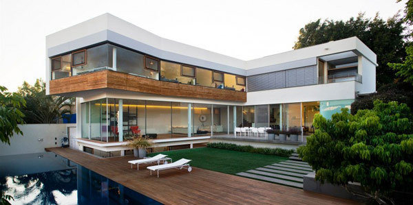 Two-Level Contemporary Home in Israel Exhibiting Striking Design Features #architecture